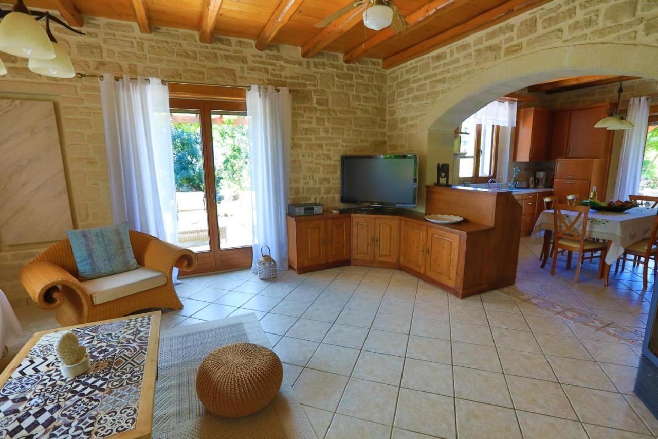 Villa Harmony, Steinvilla Prinés Exterior foto